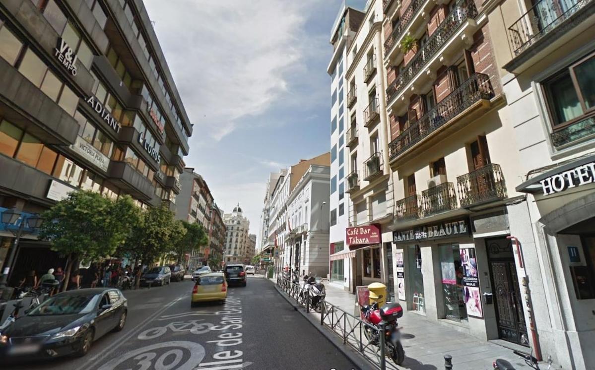 Edificio Gran Via -quinto Piso Sin Ascensor- *